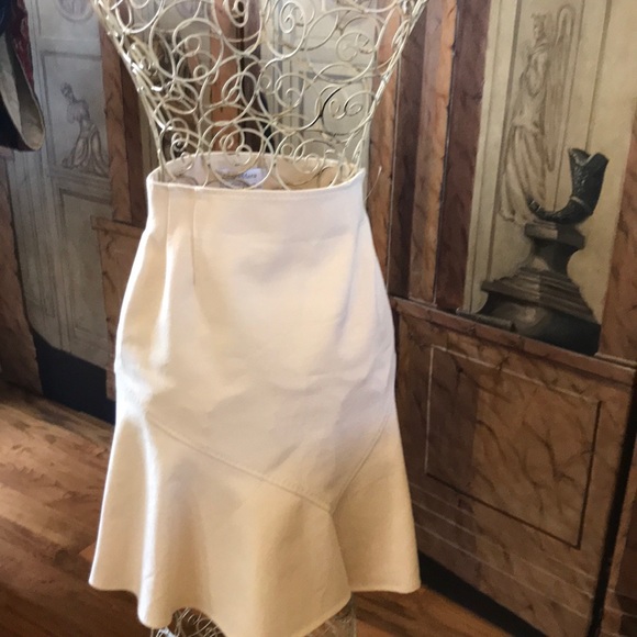 MaxMar Antique Bone Skirt Zip Up Bustle Hem (4) - Picture 4 of 8